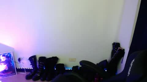 Snapshot of arianauwu666 chatting on April 29, 8:59 pm help me 100 hands up my OF is Free online show from April 29, 8:59 pm