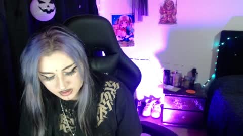 Snapshot of arianauwu666 chatting on June 7, 12:04 am help me 100 hands up my OF is Free online show from June 7, 12:04 am