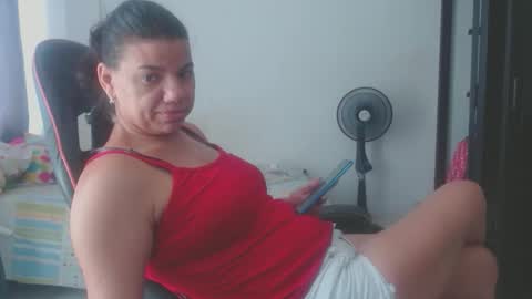 Snapshot of ariannaloovel chatting on April 29, 6:25 pm ariannaloovel online show from April 29, 6:25 pm