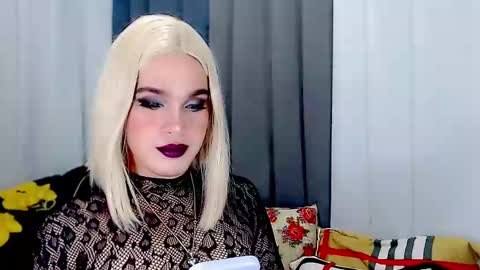 ARIANNE CUMS  online show from February 25, 5:30 am