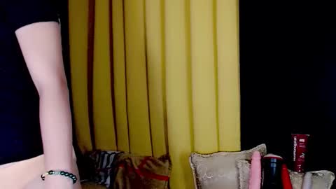 ARIANNE CUMS  online show from September 14, 9:58 pm