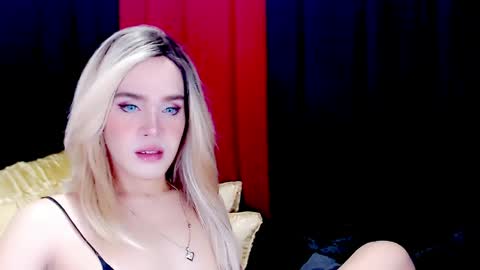 ARIANNE CUMS  online show from April 14, 7:03 am