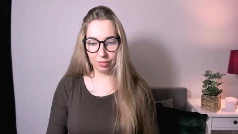 Snapshot of ariaswan chatting on January 14, 12:11 pm Aria online show from January 14, 12:11 pm