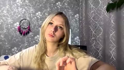 Alice online show from April 25, 1:41 pm