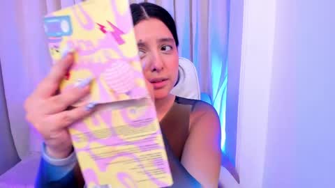 arihanna_london online show from May 14, 3:57 am