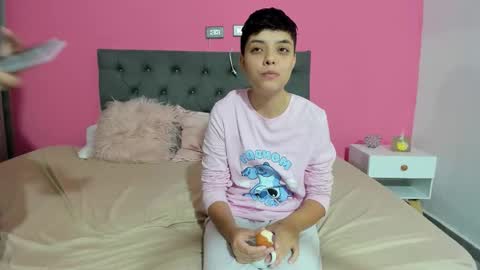 Snapshot of ariloe_quintero chatting on January 8, 12:51 pm Aria Cholee online show from January 8, 12:51 pm