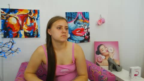 Snapshot of arinabelle chatting on July 4, 4:24 pm arinabelle online show from July 4, 4:24 pm