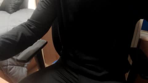 arlandria_ online show from December 19, 9:11 pm