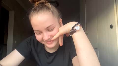 Snapshot of arlettejasica chatting on March 1, 3:14 pm Liza online show from March 1, 3:14 pm