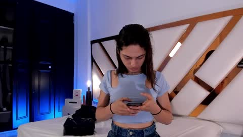 Aron cruz  online show from March 24, 1:16 pm