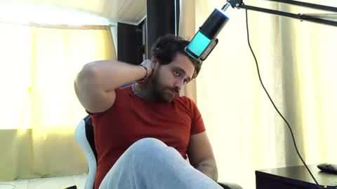 Snapshot of aronmiller404 chatting on July 3, 2:23 pm aronmiller online show from July 3, 2:23 pm