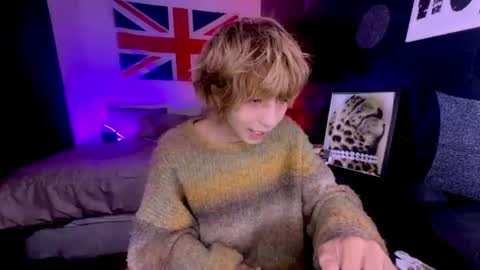 Aaron  online show from June 25, 5:12 am