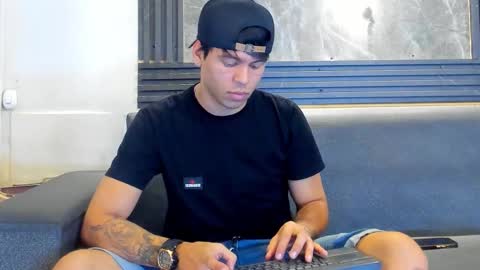 Aroon   online show from January 12, 7:52 pm