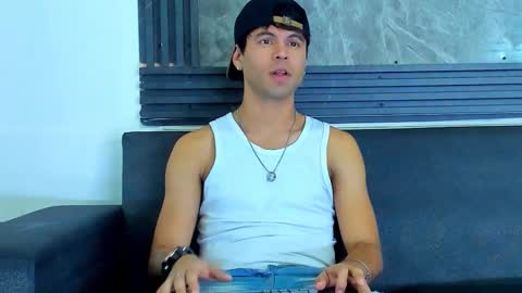 Aroon   online show from January 15, 11:08 pm