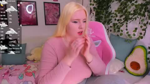 art_lovee_ online show from February 5, 2:05 am