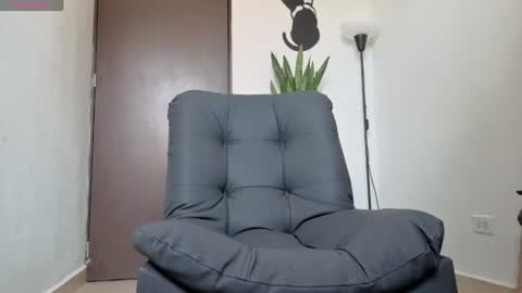 Snapshot of arteemiis chatting on July 11, 1:14 pm online show from July 11, 1:14 pm