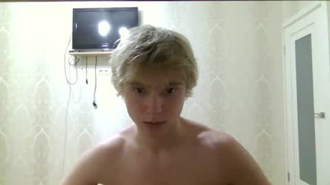 Snapshot of artem228play chatting on June 30, 11:28 pm artem228play online show from June 30, 11:28 pm