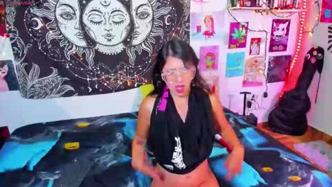 Isabella Cherry online show from May 21, 3:24 am