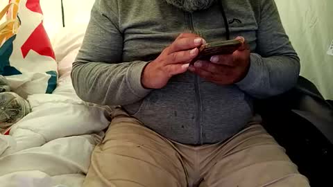 Snapshot of arturdivus chatting on April 4, 1:30 pm ArturDivus online show from April 4, 1:30 pm