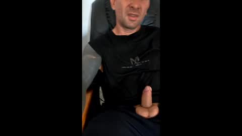 Snapshot of arunboy81 chatting on April 30, 9:04 am Lucash413 online show from April 30, 9:04 am