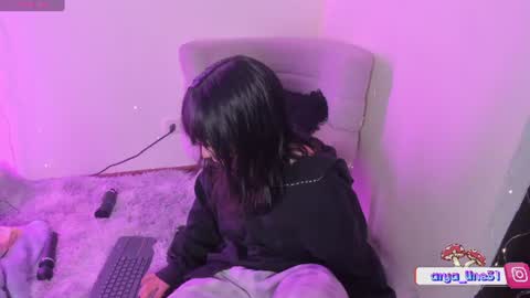 Snapshot of arya_line chatting on June 21, 2:03 am Arys online show from June 21, 2:03 am
