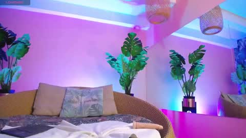 Snapshot of arya_noir chatting on March 2, 8:26 pm Arya online show from March 2, 8:26 pm