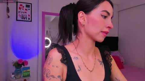 Snapshot of aryane_art_ chatting on February 5, 7:51 pm carol online show from February 5, 7:51 pm