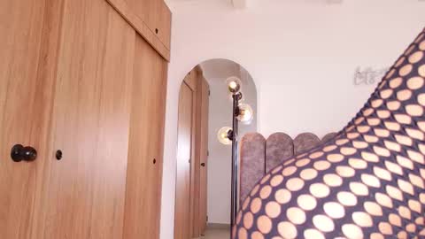 aryascollins online show from January 7, 10:01 pm