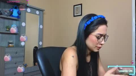 Snapshot of asenaesmee chatting on January 24, 2:51 pm Asena online show from January 24, 2:51 pm