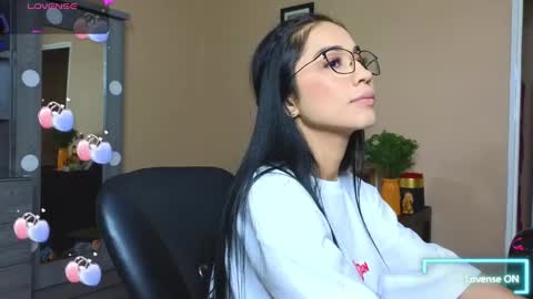 Snapshot of asenaesmee chatting on February 8, 12:49 am Asena online show from February 8, 12:49 am