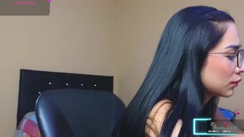 Snapshot of asenaesmee chatting on February 12, 4:33 am Asena online show from February 12, 4:33 am