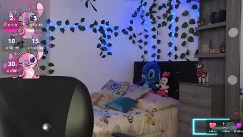 Snapshot of asenaesmee chatting on October 16, 2:01 am Asena online show from October 16, 2:01 am