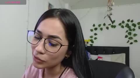 Snapshot of asenaesmee chatting on November 27, 5:37 pm Asena online show from November 27, 5:37 pm