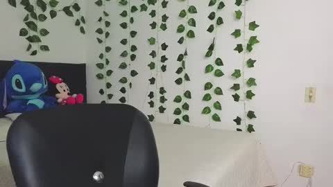 Snapshot of asenaesmee chatting on February 17, 7:09 pm Asena online show from February 17, 7:09 pm