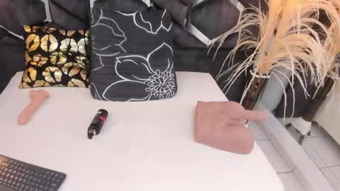 ashley_7777 online show from February 14, 5:36 pm