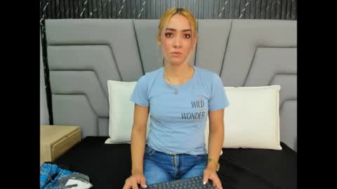 ashley_miller26 online show from June 1, 11:23 am