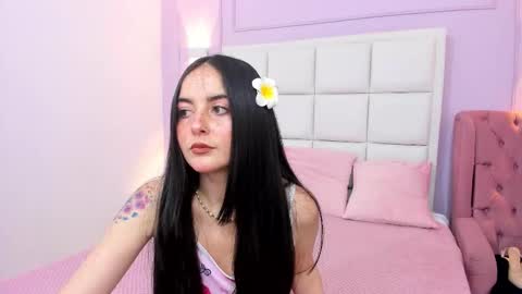 Snapshot of ashley_petit chatting on December 22, 12:24 pm ashley_petit online show from December 22, 12:24 pm