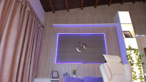 ashley_secret_ online show from March 27, 11:48 pm