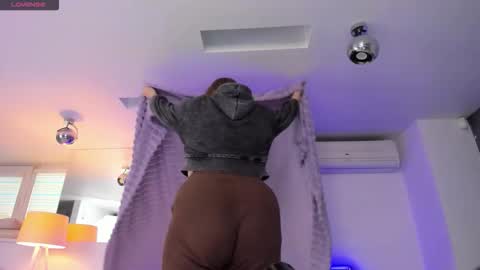 AshleyJonse online show from February 19, 6:42 am