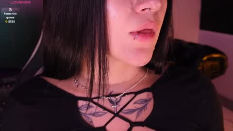 Ashley Lauren online show from April 16, 9:39 pm