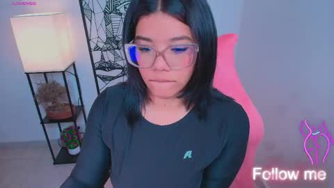 Ashleyy18   online show from April 22, 11:17 pm