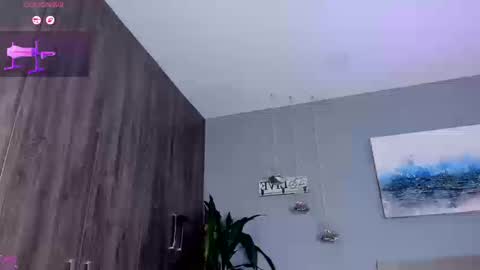 Snapshot of ashly_hills chatting on March 14, 5:13 am Ashly online show from March 14, 5:13 am