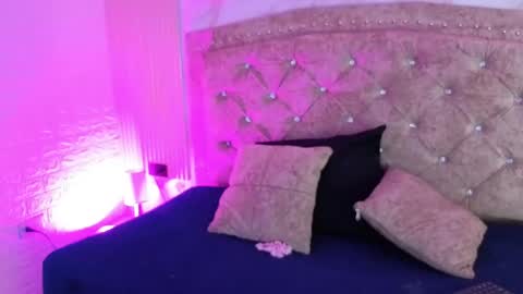 ashlybloom1 online show from May 19, 12:11 pm