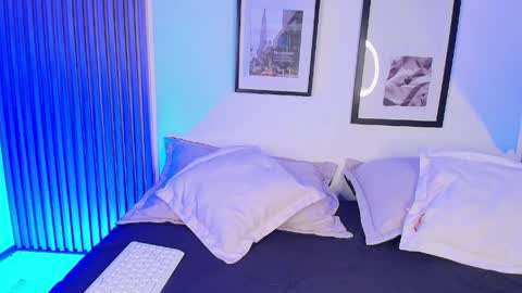    online show from April 12, 2:05 am