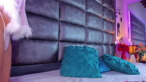 ashlymillerr_ online show from May 19, 7:53 pm
