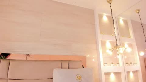 ashlyn online show from March 3, 1:50 pm