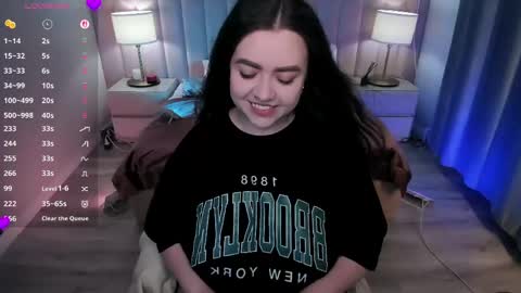 Snapshot of ashton_heidi chatting on May 1, 11:09 pm Your girlfriend online show from May 1, 11:09 pm