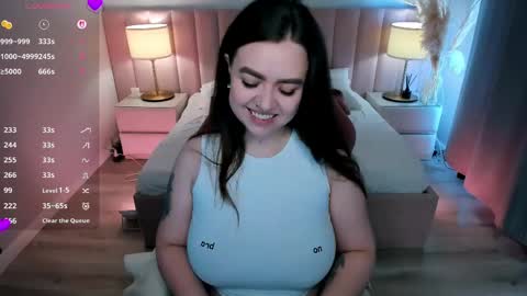 Snapshot of ashton_heidi chatting on May 23, 12:38 am Your girlfriend online show from May 23, 12:38 am