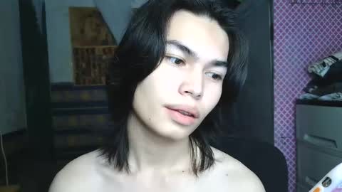 asian_babyboi online show from January 13, 12:43 pm
