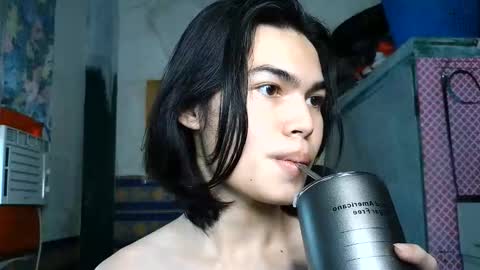 asian_babyboi online show from May 31, 6:31 am